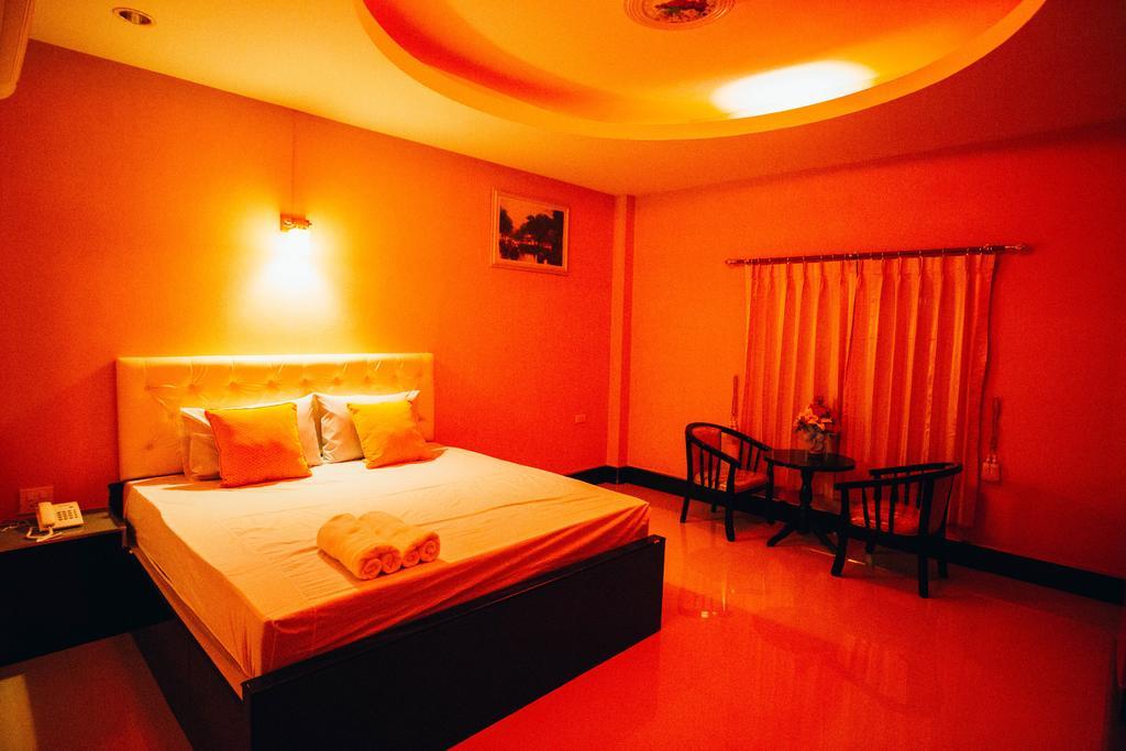 Windsor Resort Lop Buri Exteriör bild