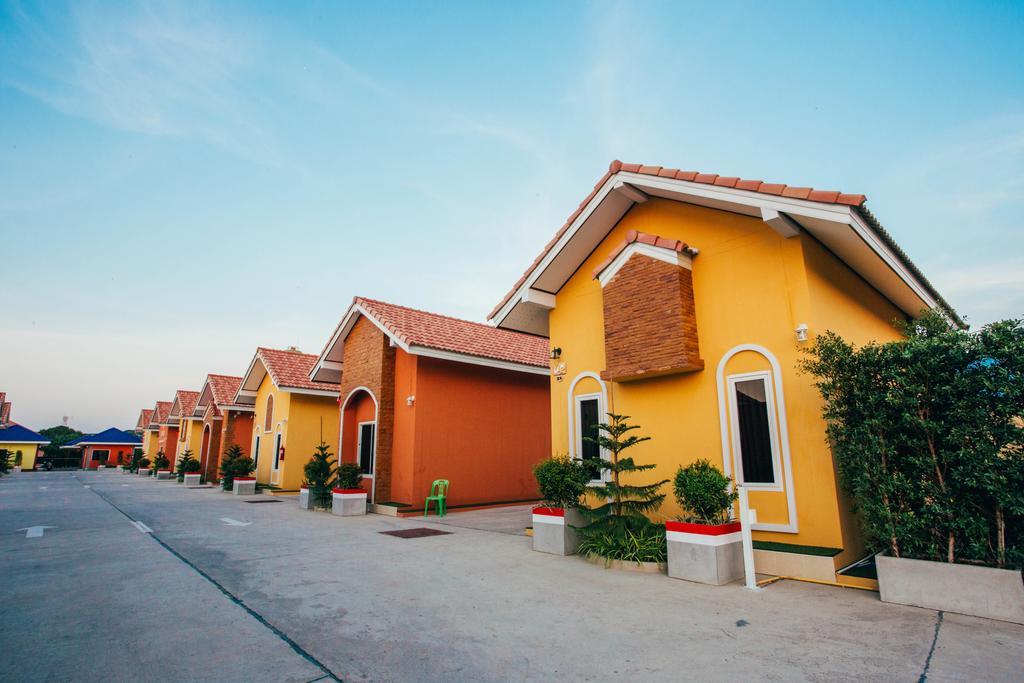 Windsor Resort Lop Buri Exteriör bild